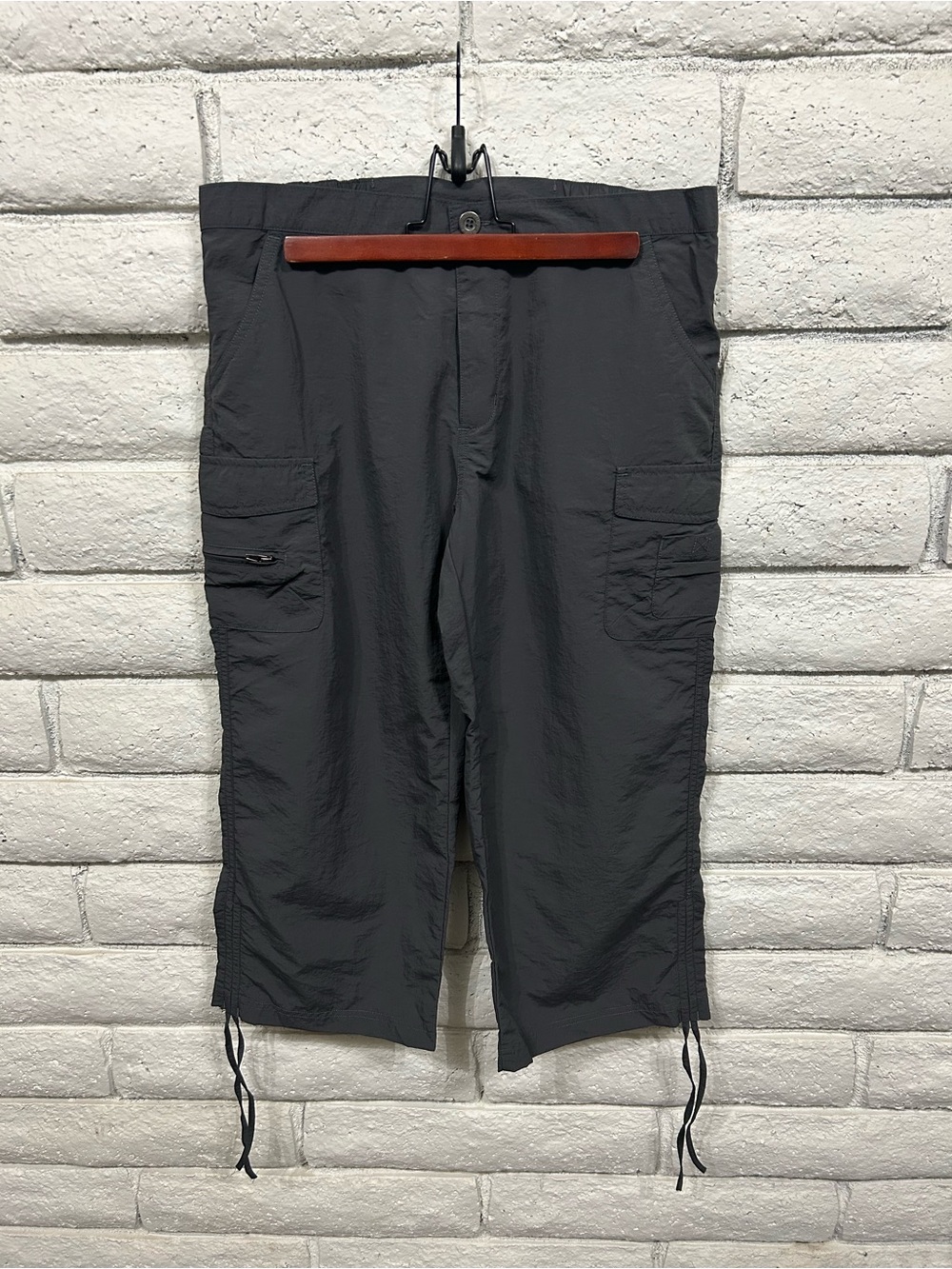 North River Outfitters Gray Hiking Capri Pants Cargo NWT Women’s